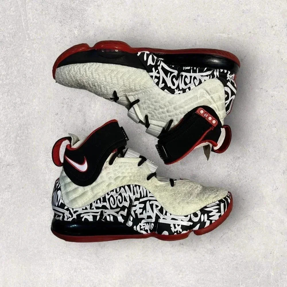 LeBron 17 'LeBron 4 Graffiti'‎